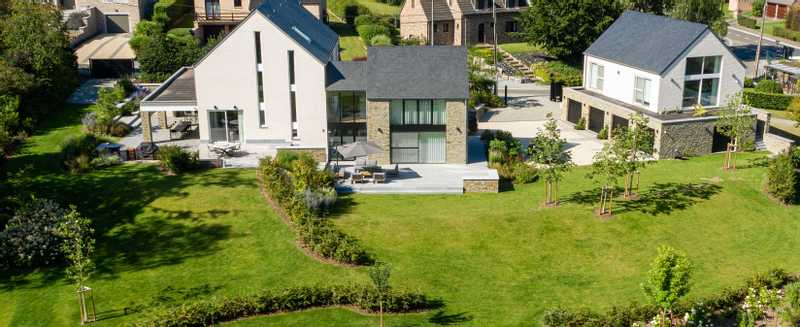 Construction d'une habitation et d'un studio avec garages