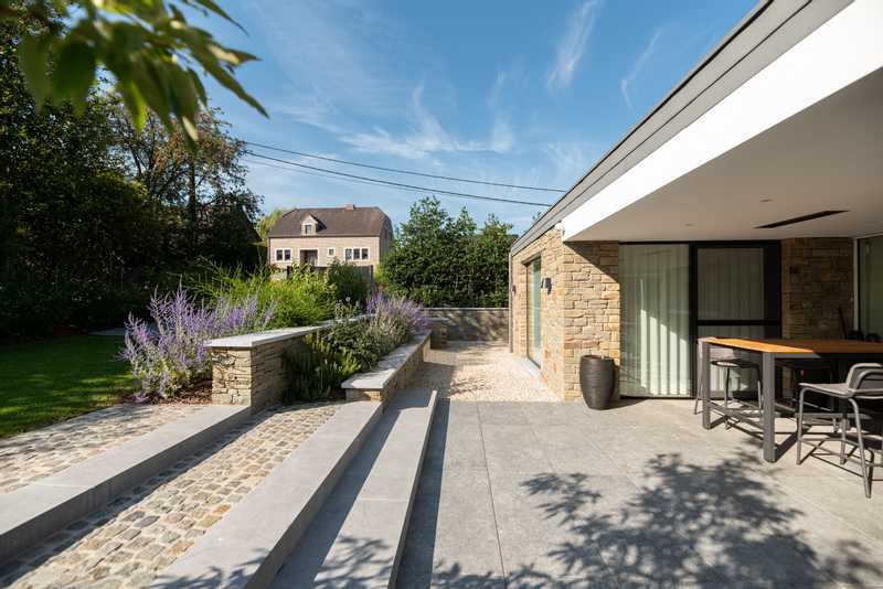 Construction d'une habitation et d'un studio avec garages